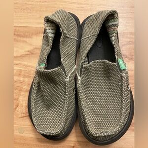 Ladies sanuk shoes